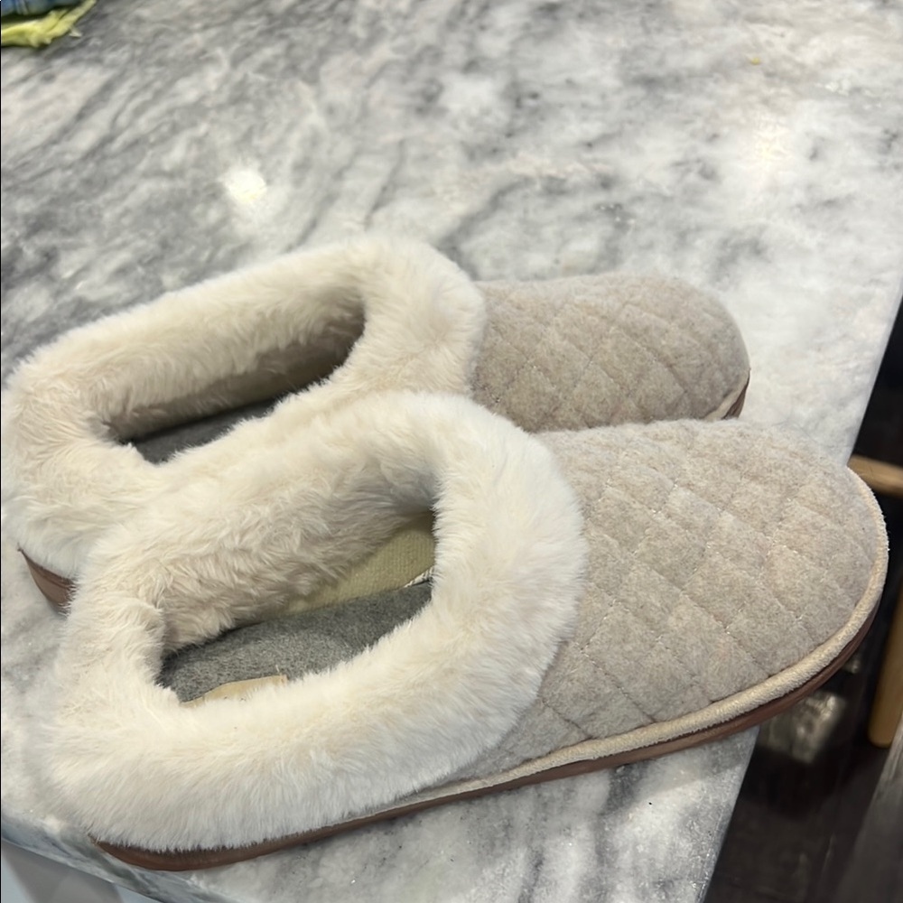 Cozy Women's Quilted Slippers - Cream size 11-12